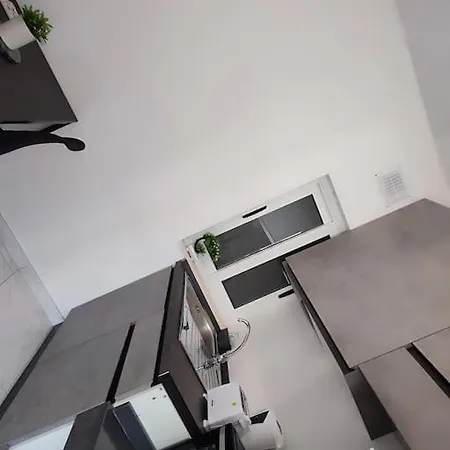 Apartman Studio With A Balcony Tal-Ħriereb
